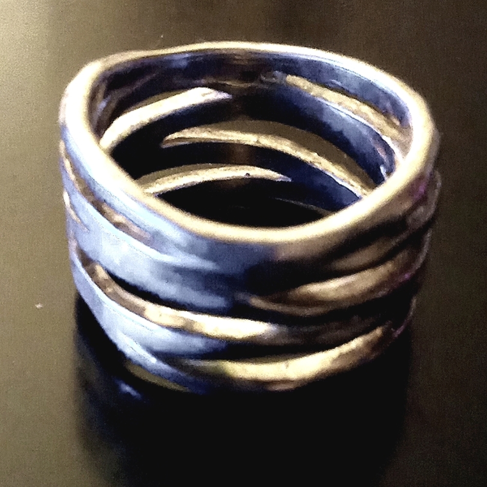 Premiere Designs Silver Tone Down to the Wire ring